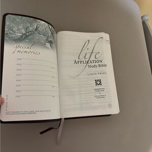 Life Application Study Bible Large Print